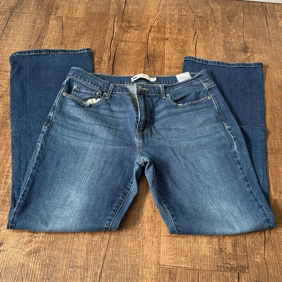 Women’s Jeans - Picture 2 of 4